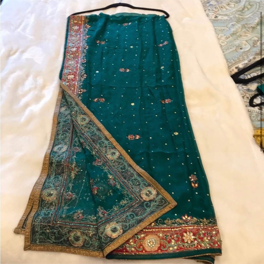 Worn Once Like New Condition 3 Peace’s Indian Sar… - image 2